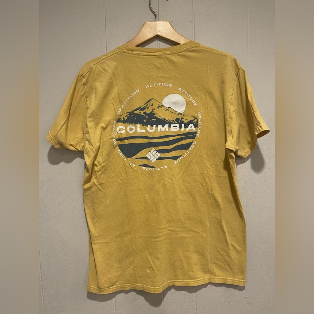 Columbia T Shirt Men's Large Gold Graphic Tee Hike Camp Adult 100% Cotton